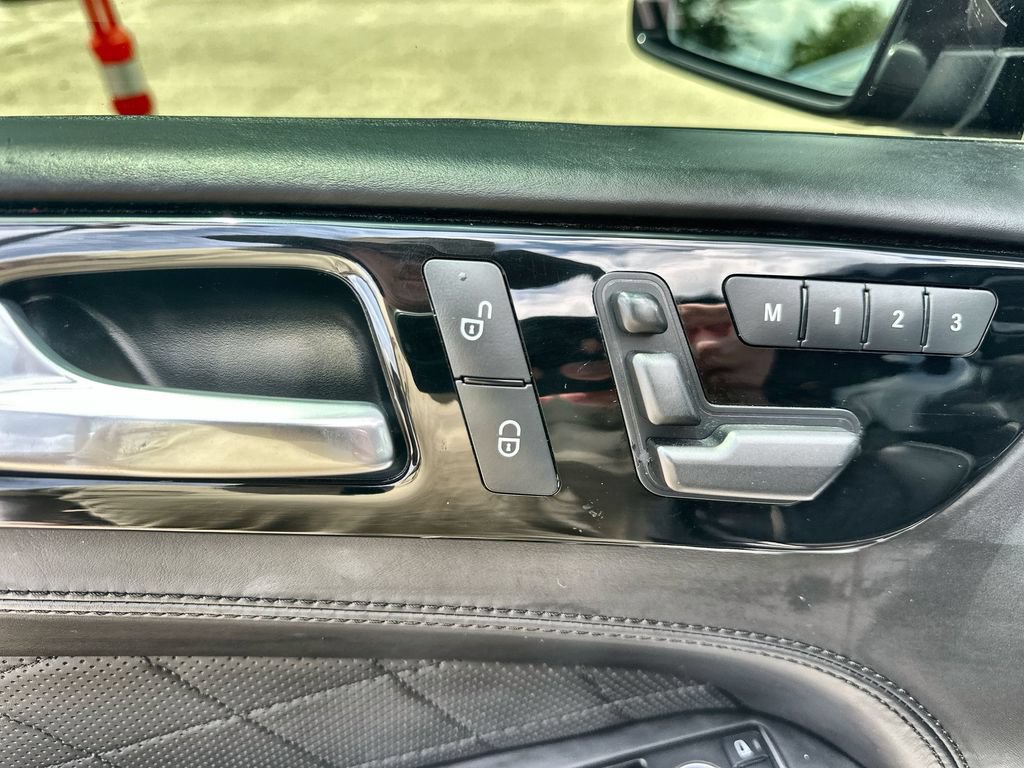 Used 2014 Mercedes-Benz GL 550 4MATIC image 9