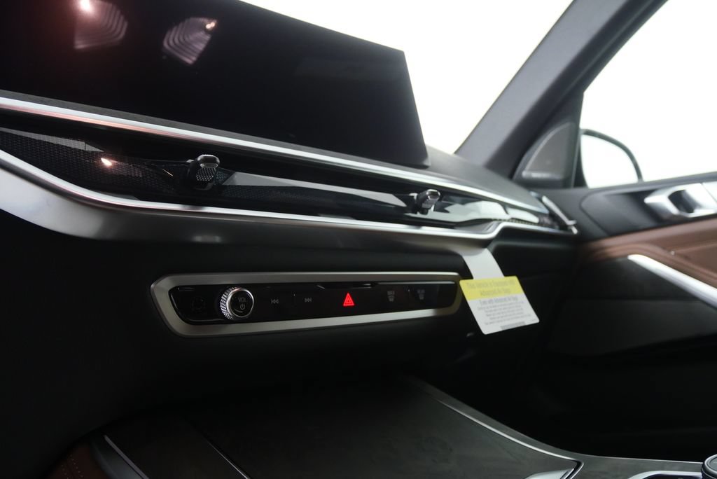 Used 2026 BMW X5 xDrive40i w/ M Sport Package AWD/4WD image 20