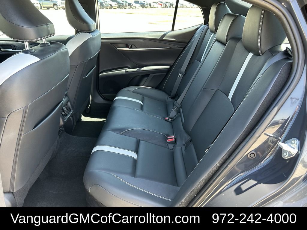 Used 2025 Toyota Camry SE image 28