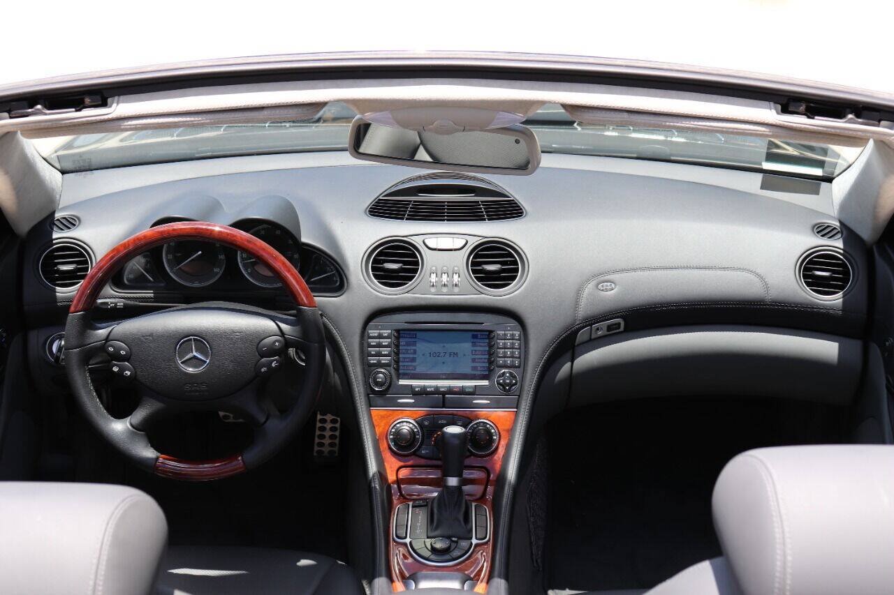 Used 2005 Mercedes-Benz SL 600 image 21