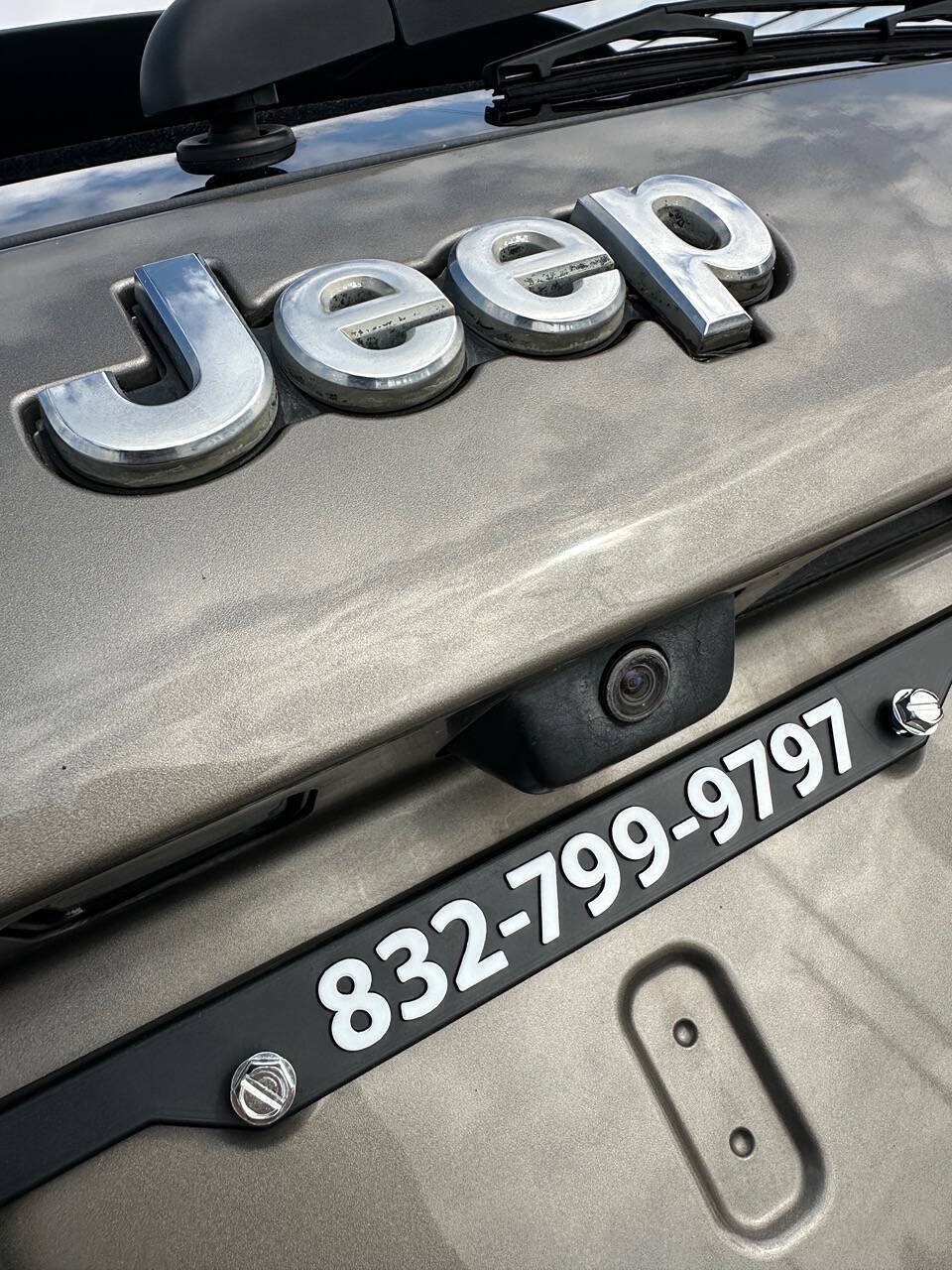 Used 2019 Jeep Cherokee Latitude w/ Popular Appearance Group FWD image 16