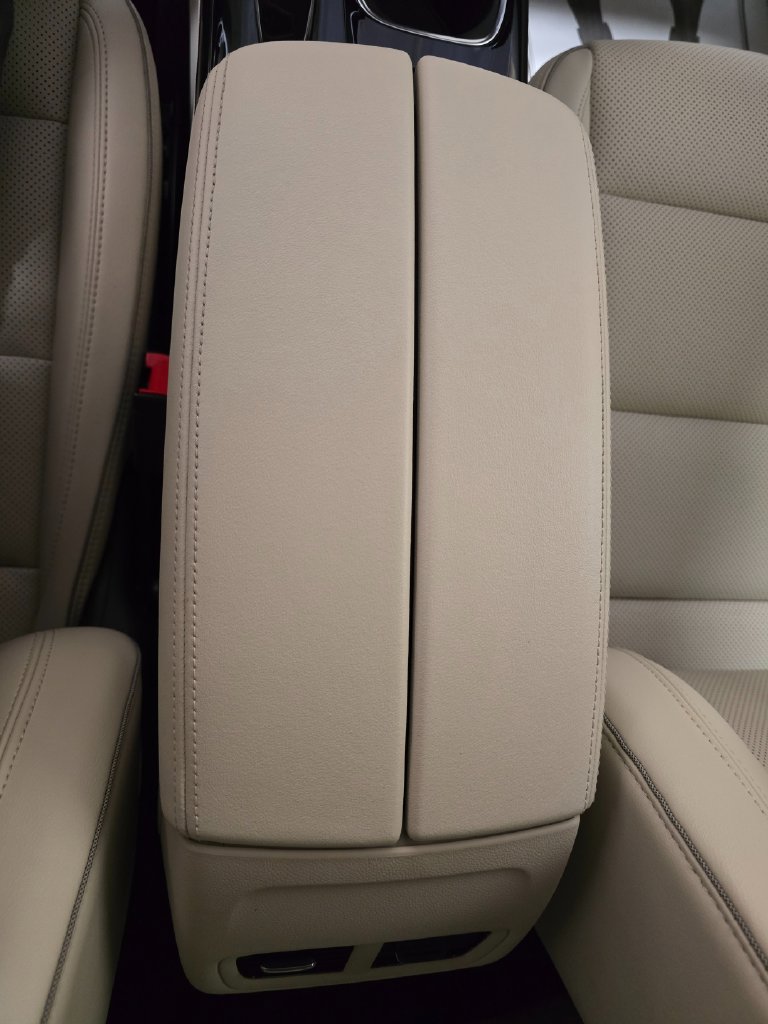 Used 2023 Buick Envision Essence AWD/4WD image 25