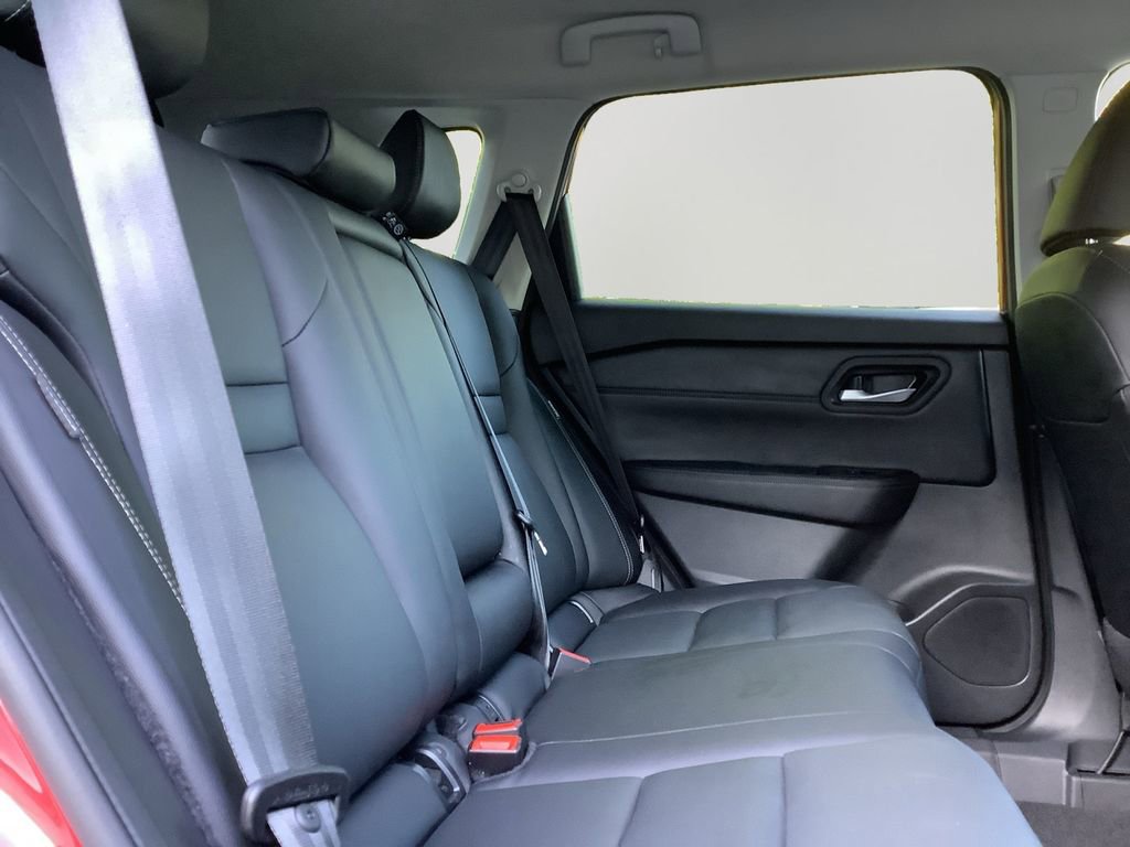 Used 2025 Nissan Rogue SL image 13
