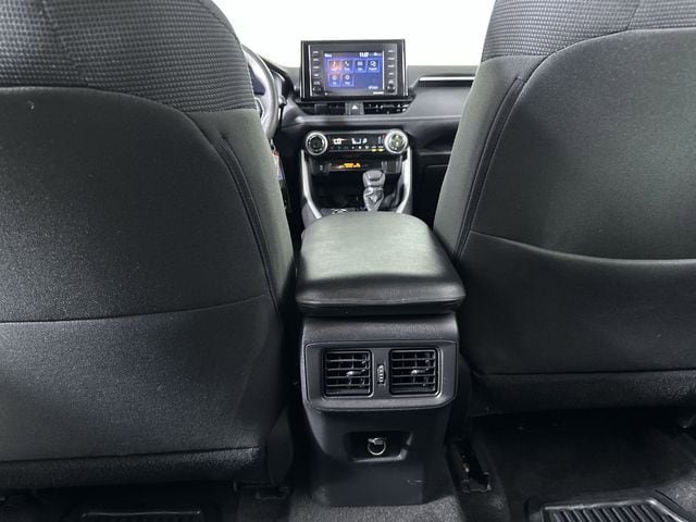 Used 2021 Toyota RAV4 LE AWD/4WD image 22