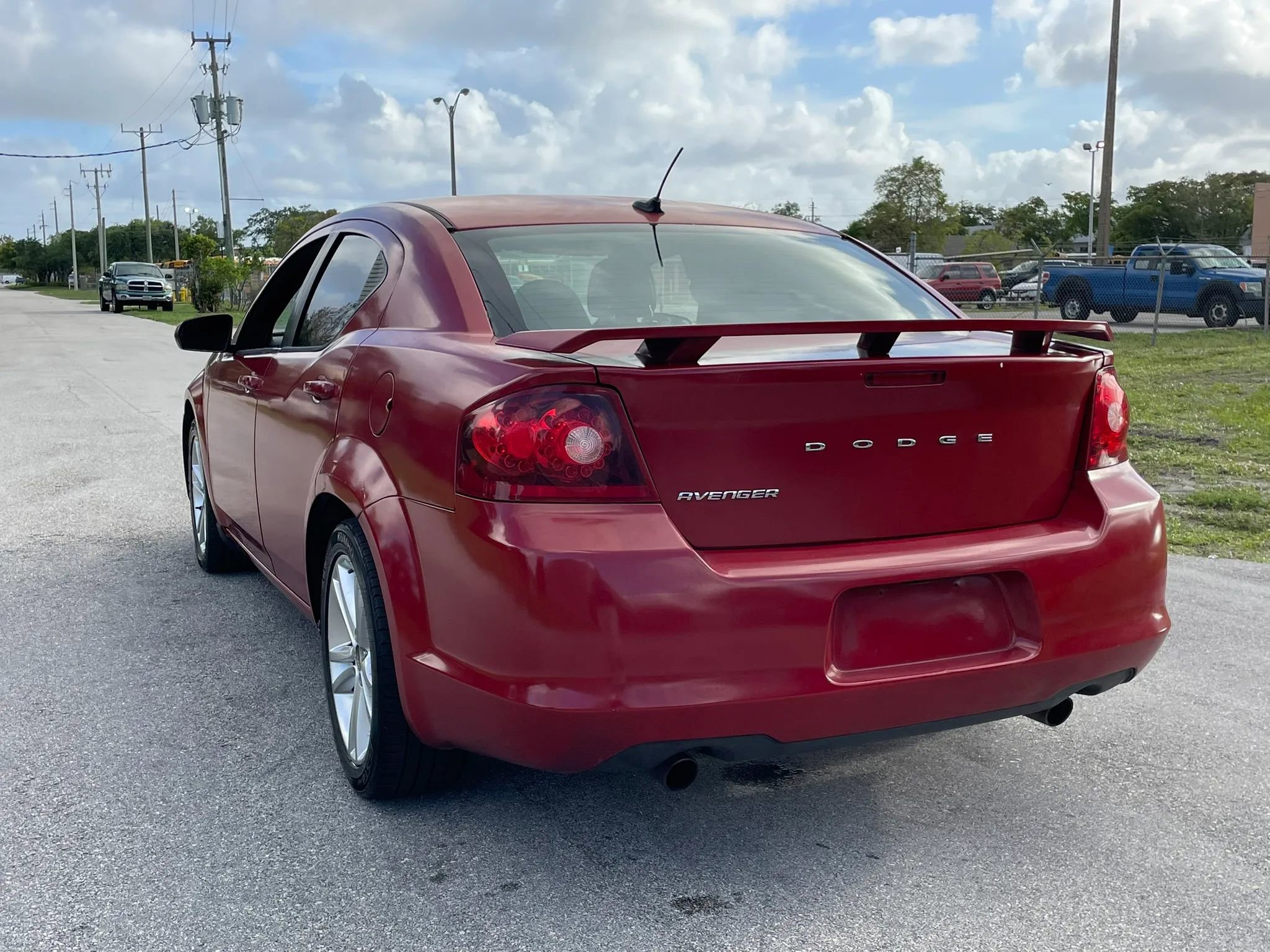 Used 2011 Dodge Avenger FWD image 9