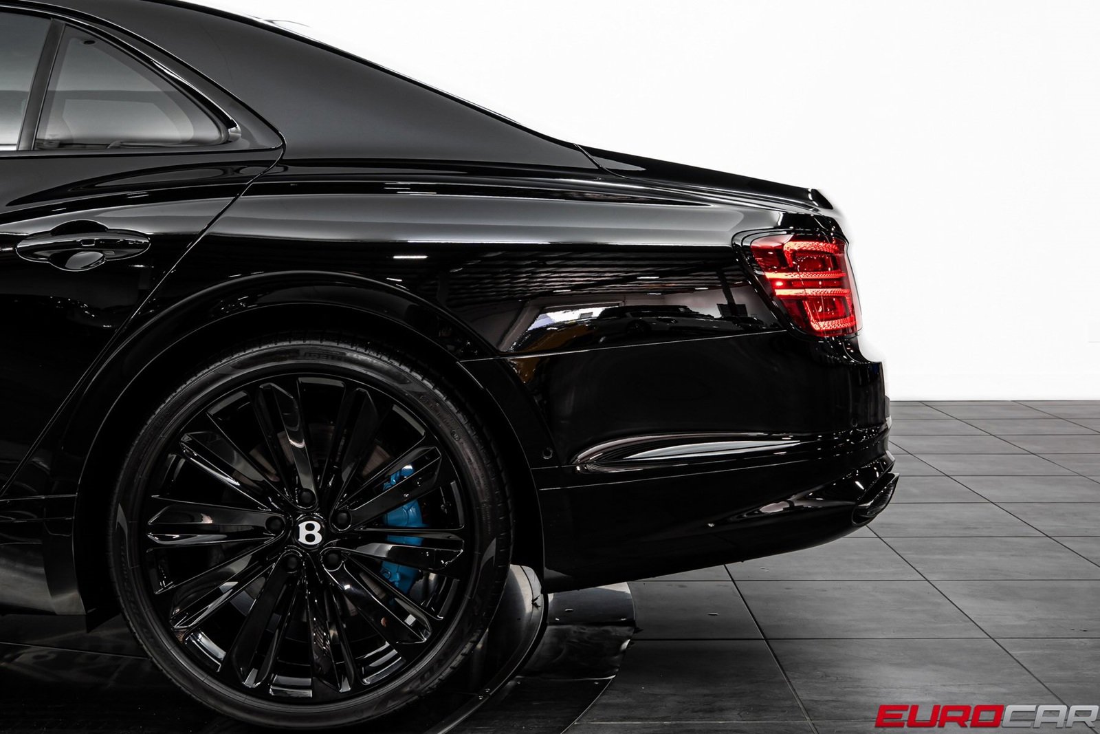 Used 2024 Bentley Flying Spur W12 image 14