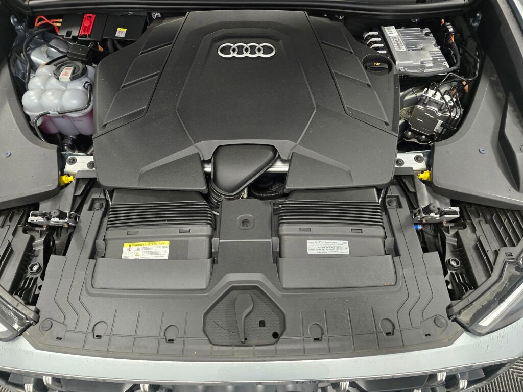 Used 2024 Audi Q8 Prestige w/ Prestige Package image 10