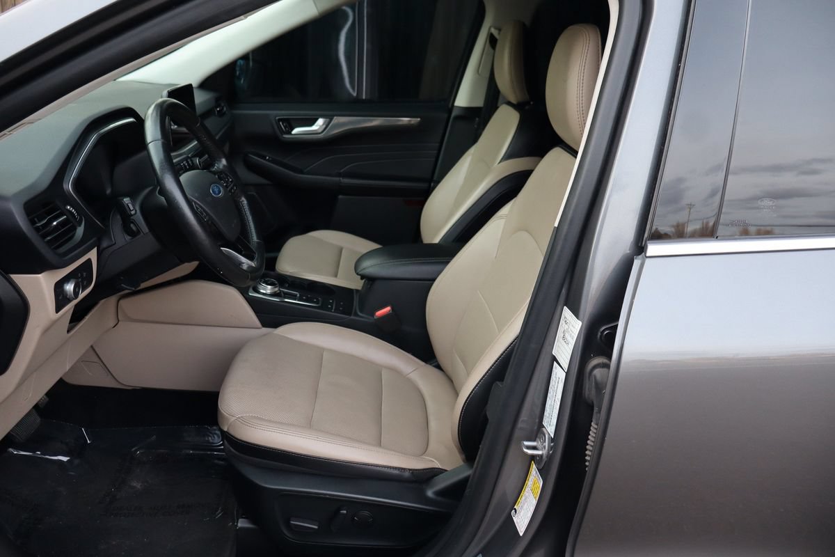 Used 2021 Ford Escape Titanium AWD/4WD image 19
