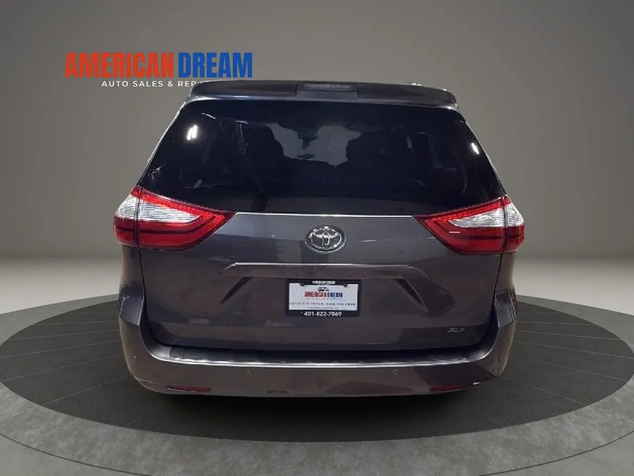 Used 2017 Toyota Sienna XLE w/ XLE Navigation Package FWD image 4