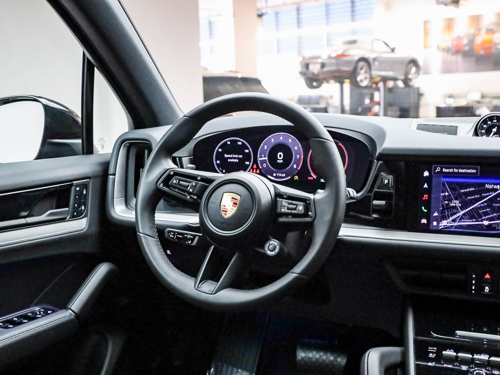 Used 2025 Porsche Cayenne image 17