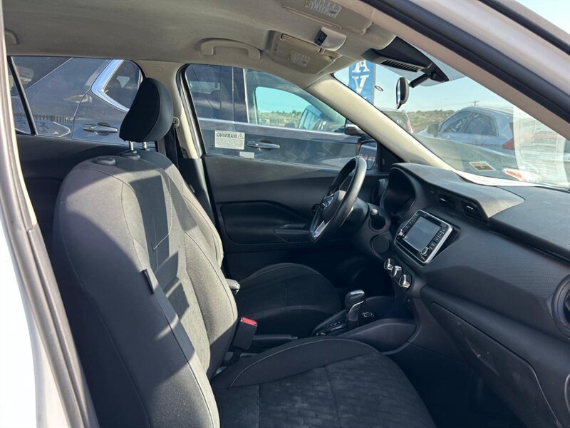 Used 2022 Nissan Kicks S FWD image 17