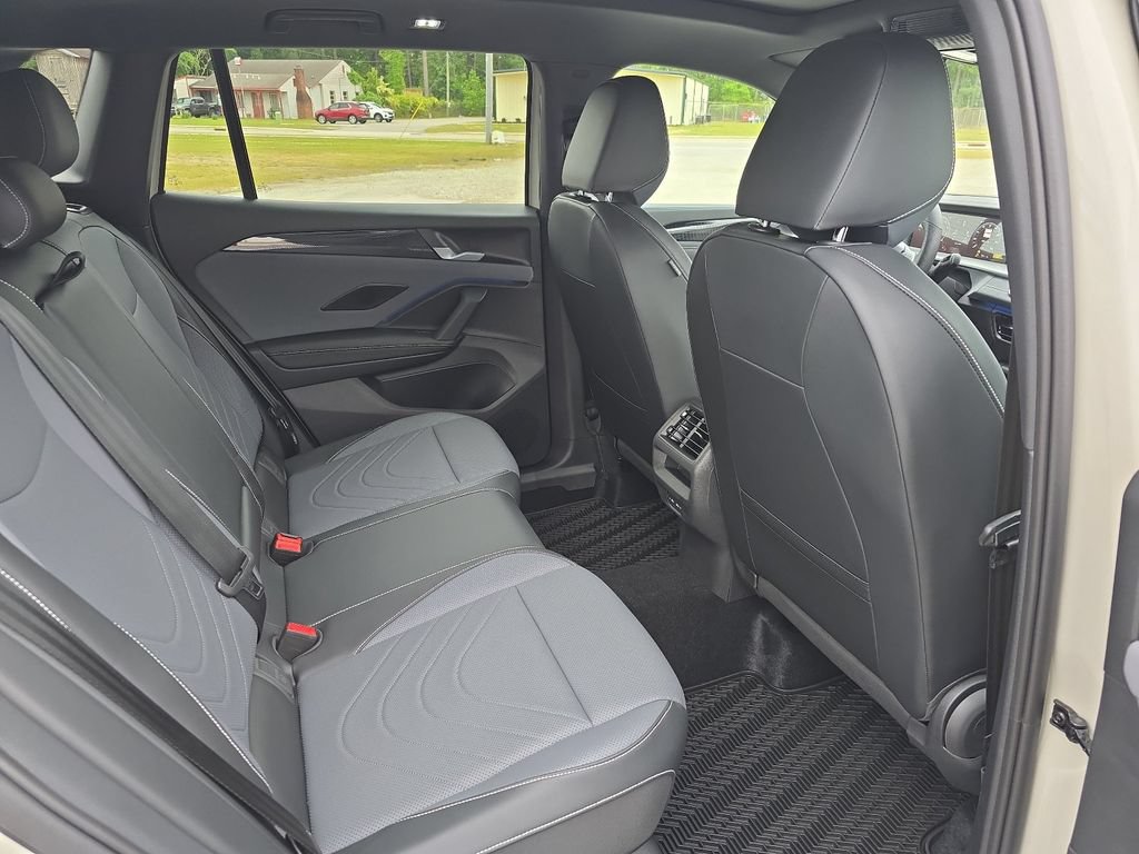New 2026 Volkswagen Tiguan SE R-Line AWD/4WD image 32