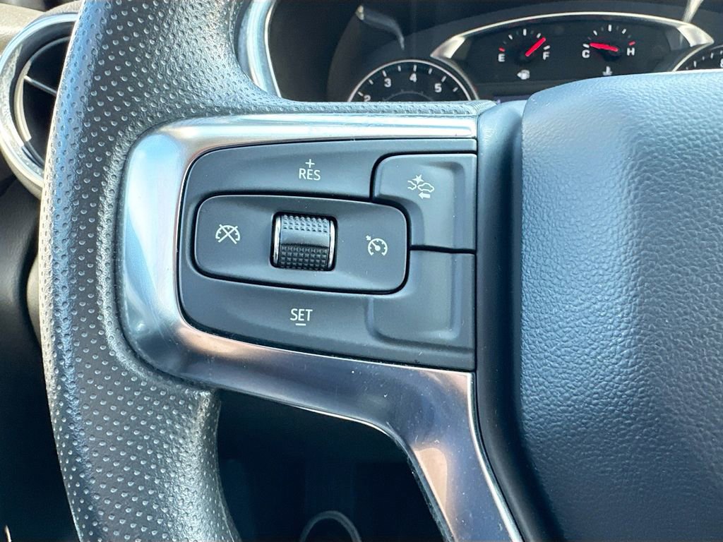 Used 2025 Chevrolet Blazer LT image 9