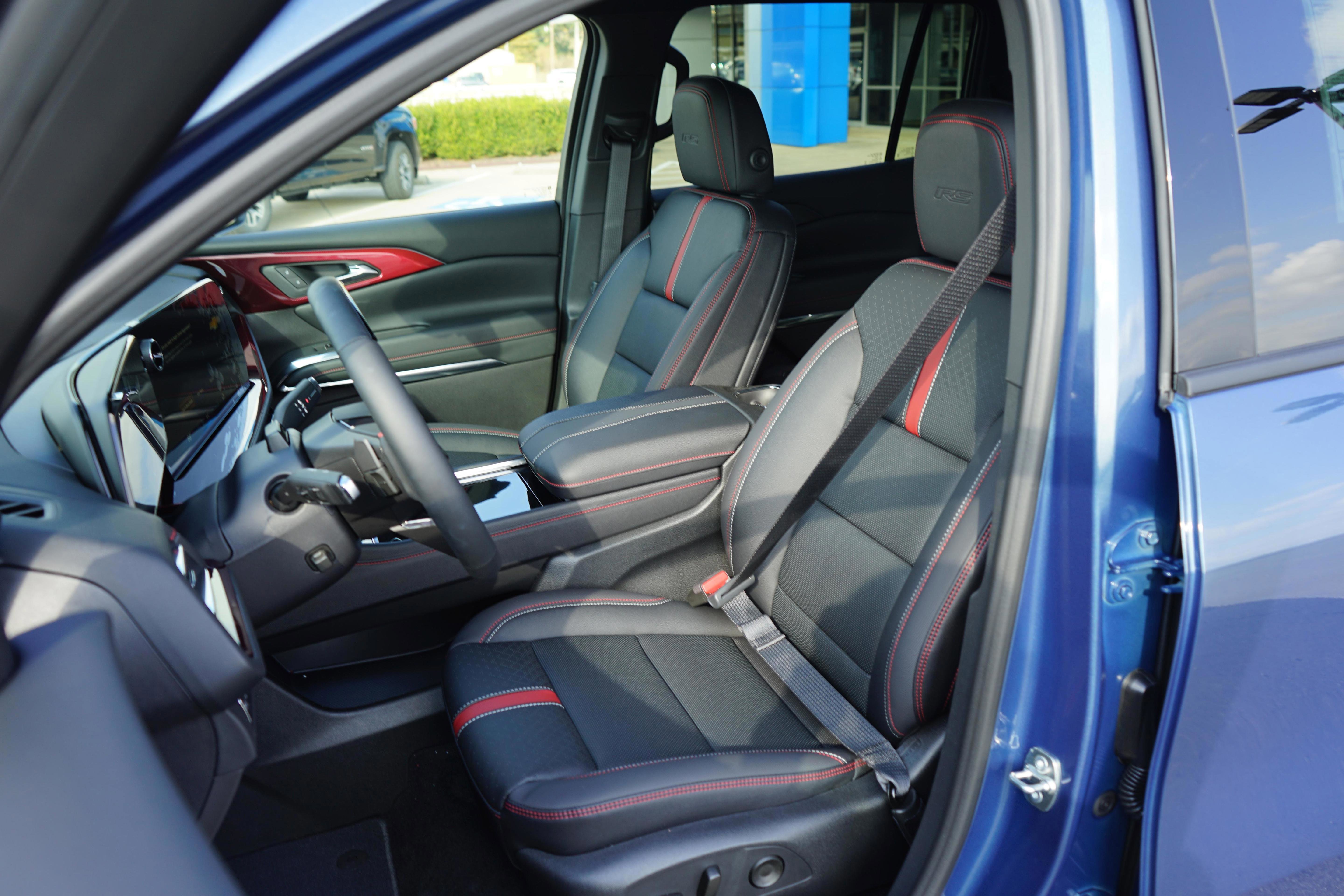 New 2026 Chevrolet Traverse RS image 9