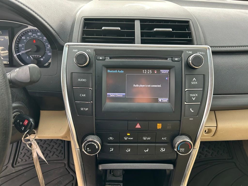 Used 2017 Toyota Camry LE FWD image 19