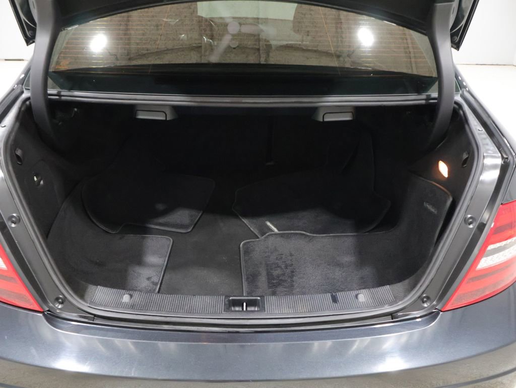 Used 2012 Mercedes-Benz C 300 4MATIC Sedan image 4