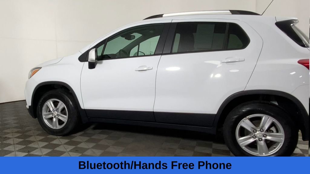 Used 2022 Chevrolet Trax LT w/ LT Convenience Package image 8
