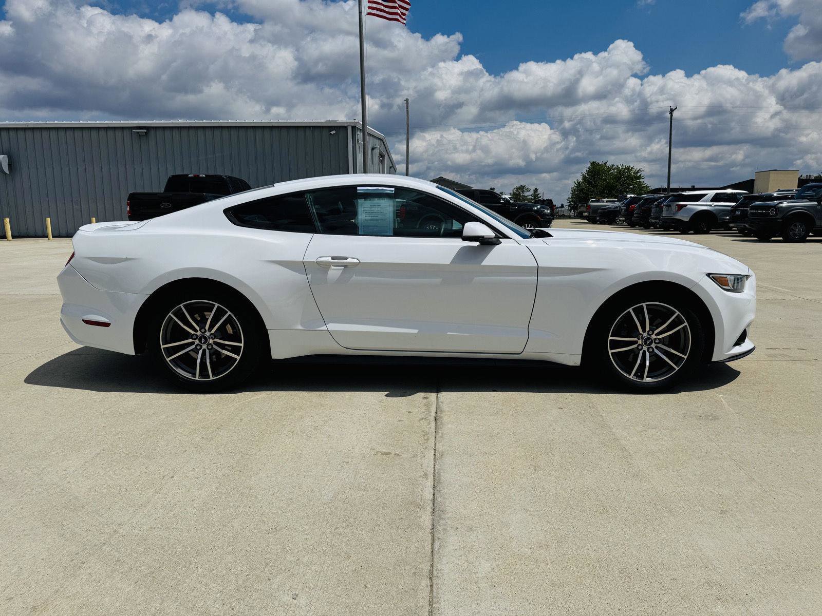 Used 2017 Ford Mustang Coupe w/ Equipment Group 051A RWD image 29