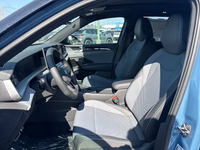 New 2026 Volkswagen Tiguan SE R-Line AWD/4WD image 16