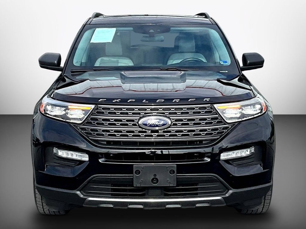 Used 2021 Ford Explorer XLT w/ Equipment Group 202A AWD/4WD image 2