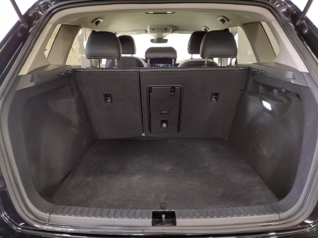 Certified 2025 Volkswagen Taos SE AWD/4WD image 18