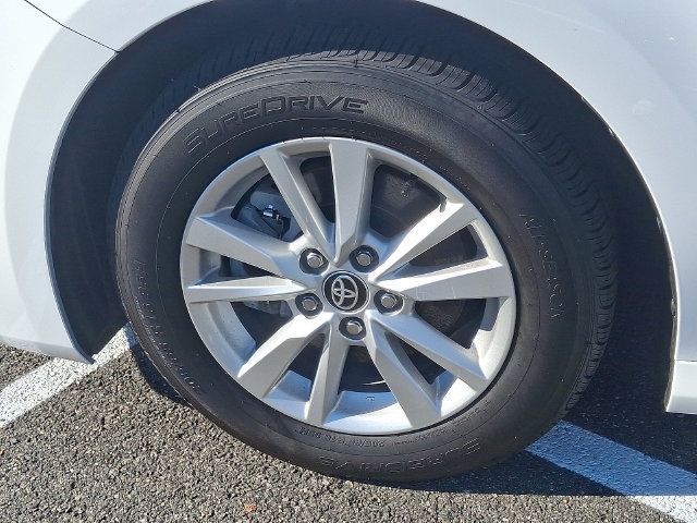Used 2025 Toyota Camry LE FWD image 8