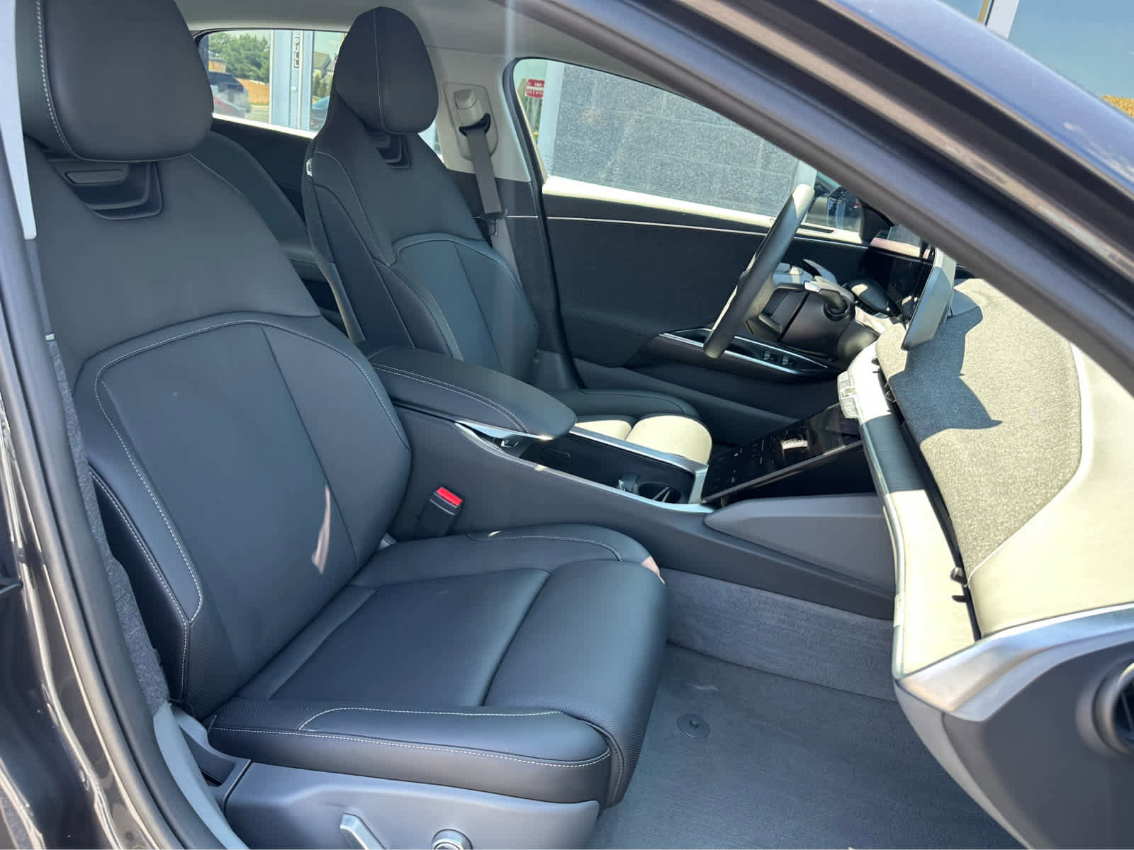 Used 2025 Lucid Air Grand Touring AWD/4WD image 16