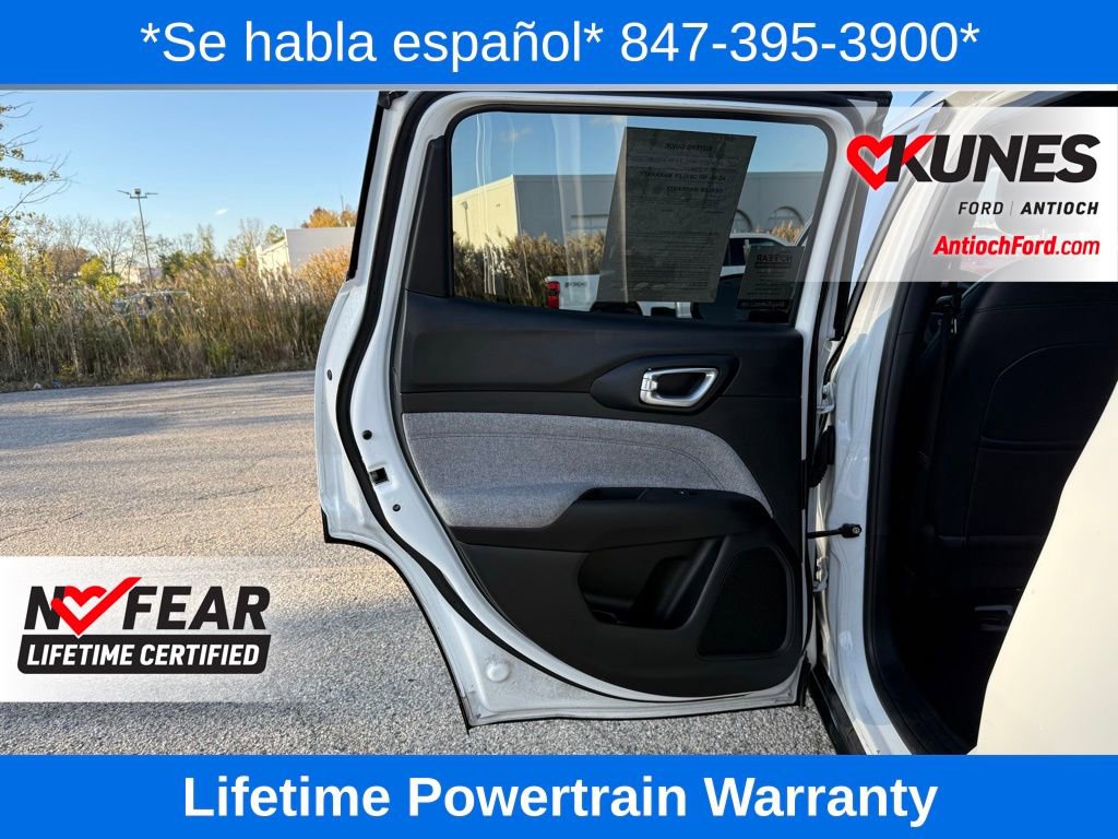 Used 2024 Jeep Compass Latitude image 25