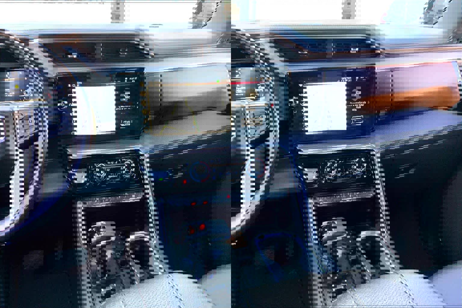 Used 2023 GMC Sierra 1500 Denali AWD/4WD image 6