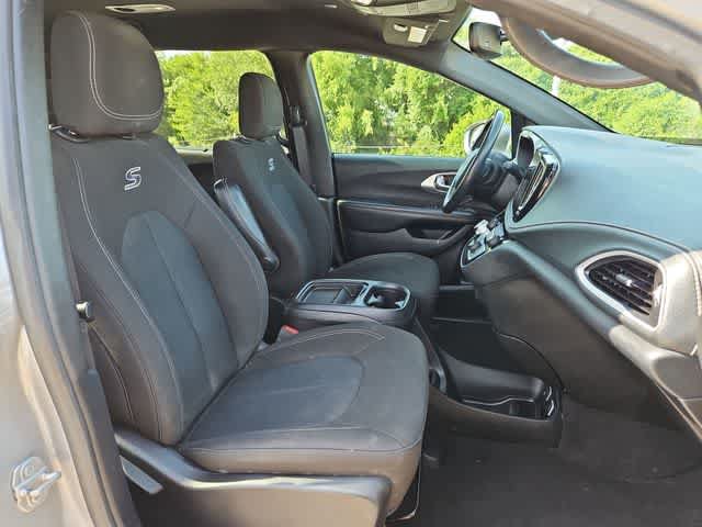 Used 2021 Chrysler Pacifica Touring w/ S Appearance Package FWD image 19