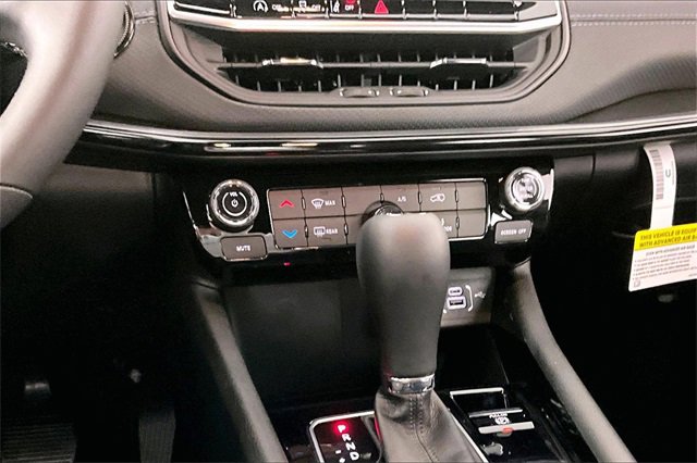 New 2026 Jeep Compass Latitude image 7