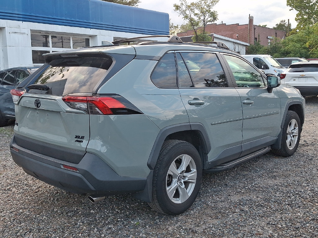 Used 2021 Toyota RAV4 XLE AWD/4WD image 8