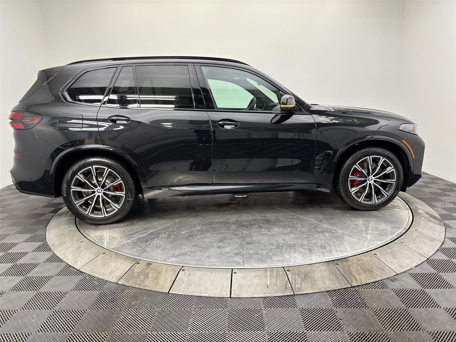 New 2026 BMW X5 xDrive50e w/ M Sport Package image 17