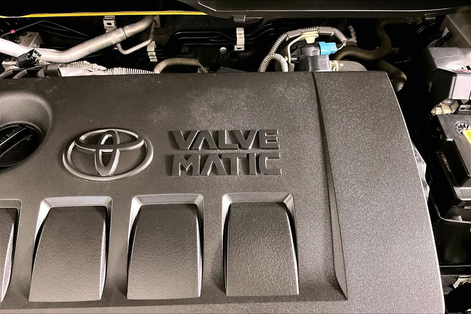 Used 2020 Toyota C-HR LE FWD image 31