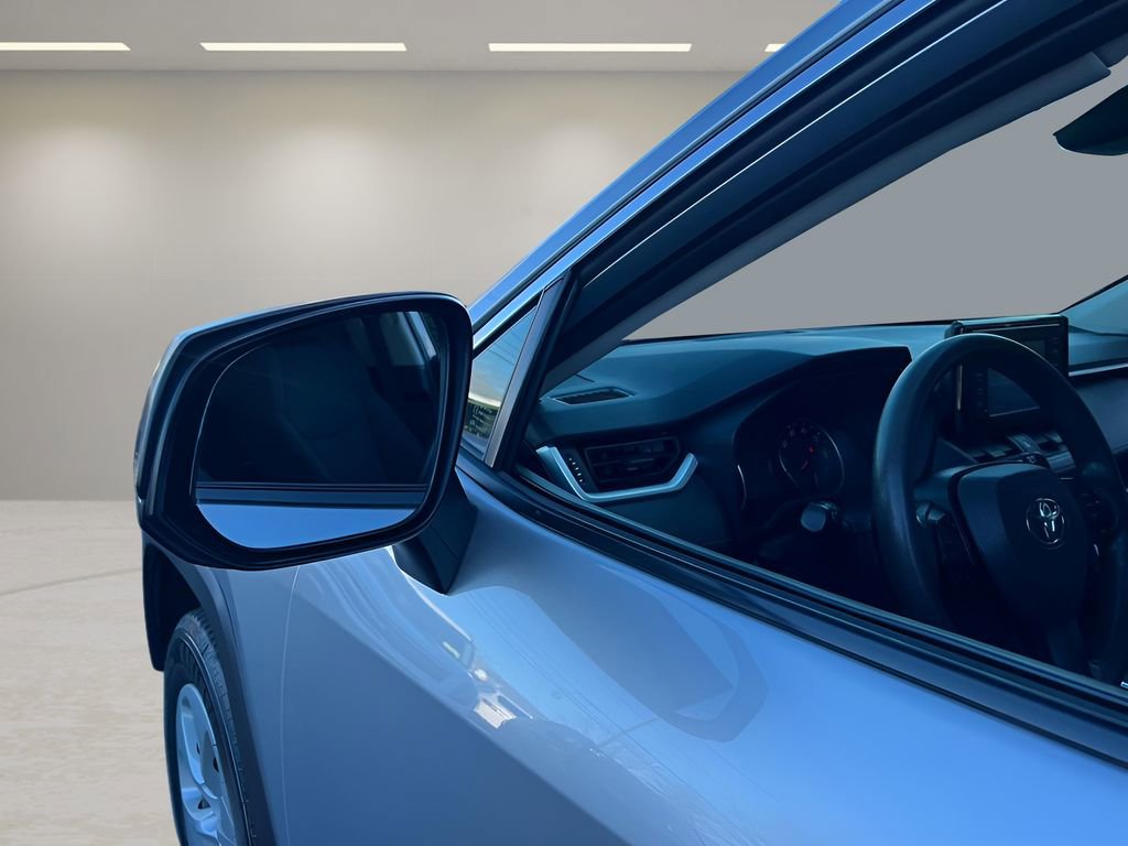 Used 2019 Toyota RAV4 LE image 23
