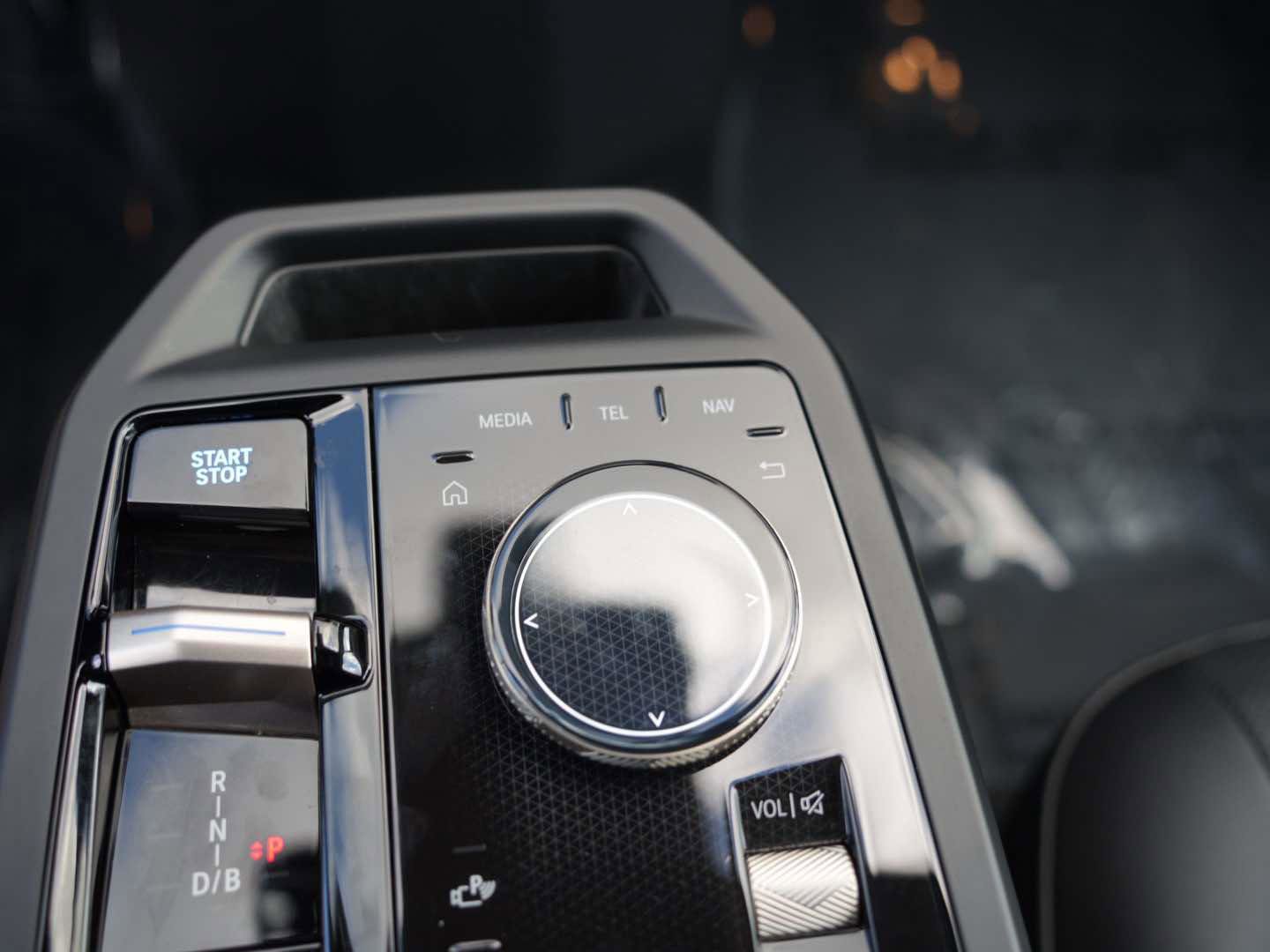 Used 2025 BMW iX xDrive50 w/ Convenience Package image 23