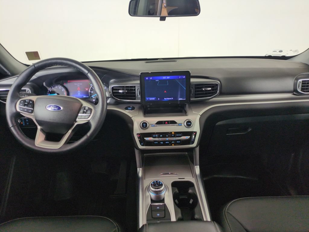 Used 2022 Ford Explorer XLT w/ Equipment Group 202A AWD/4WD image 12