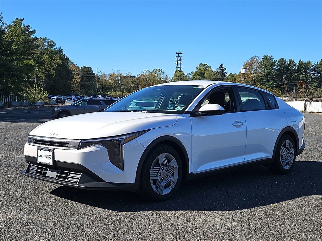 Certified 2025 Kia K4 LX image 3