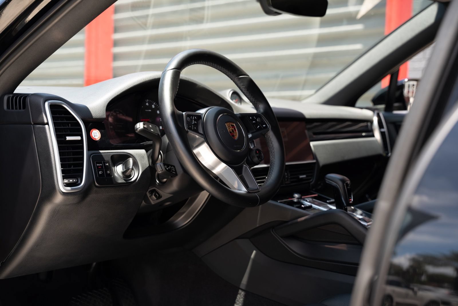Used 2020 Porsche Cayenne AWD/4WD image 14