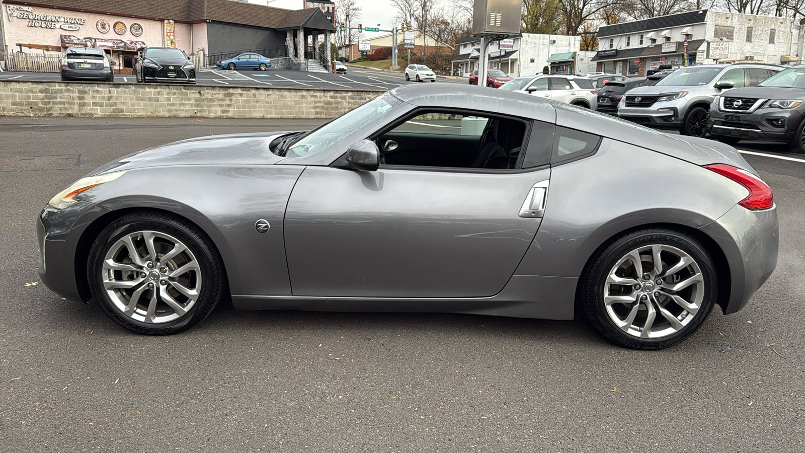Used 2013 Nissan 370Z Coupe image 4