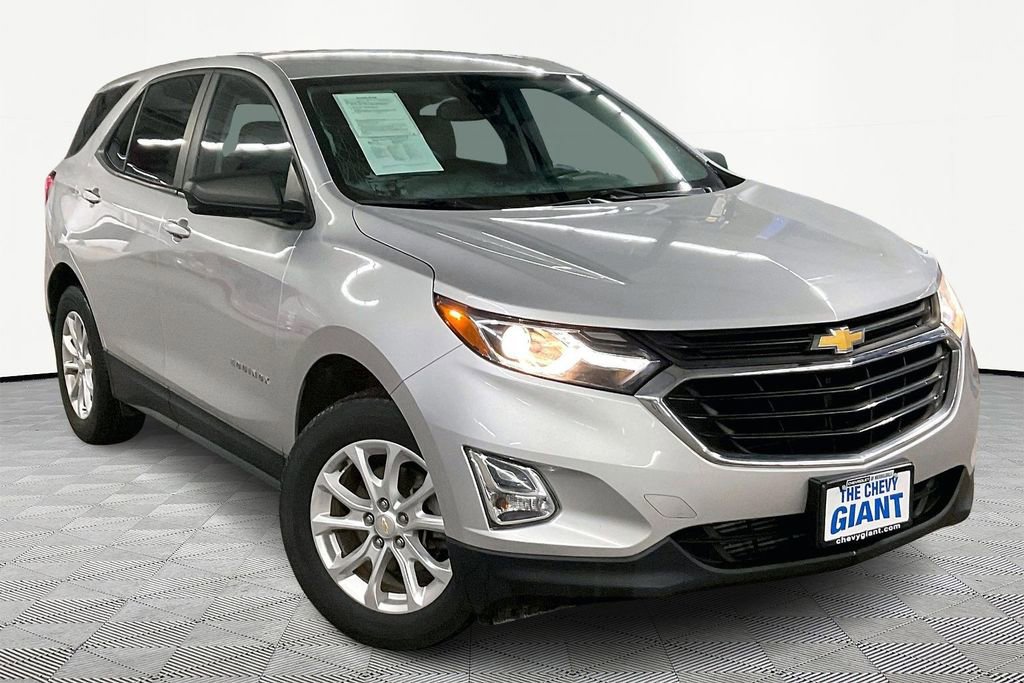 Used 2020 Chevrolet Equinox LS w/ LS Convenience Package image 3
