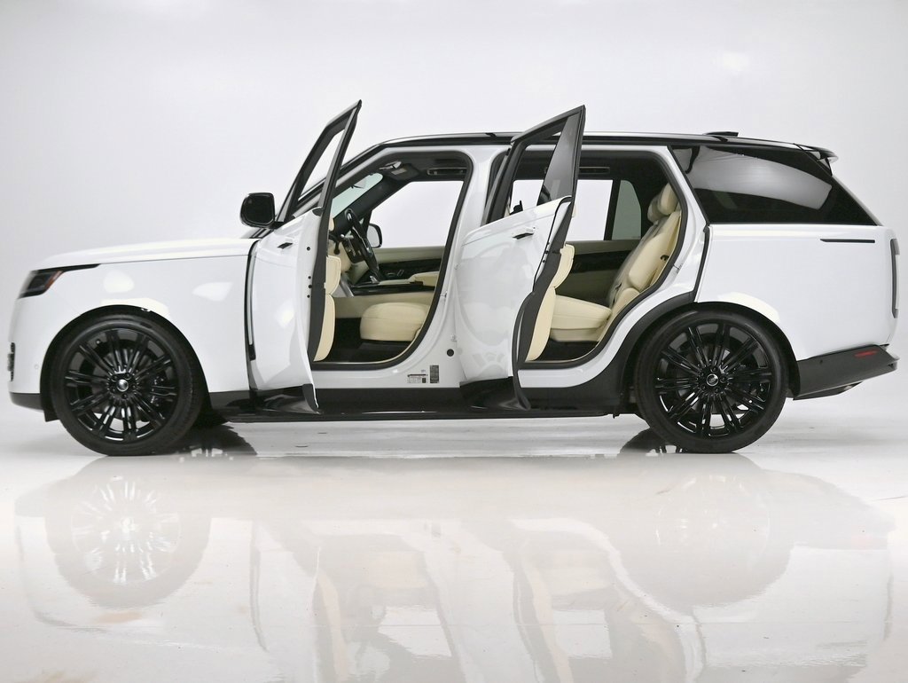 Used 2025 Land Rover Range Rover Long Wheelbase Autobiography image 9