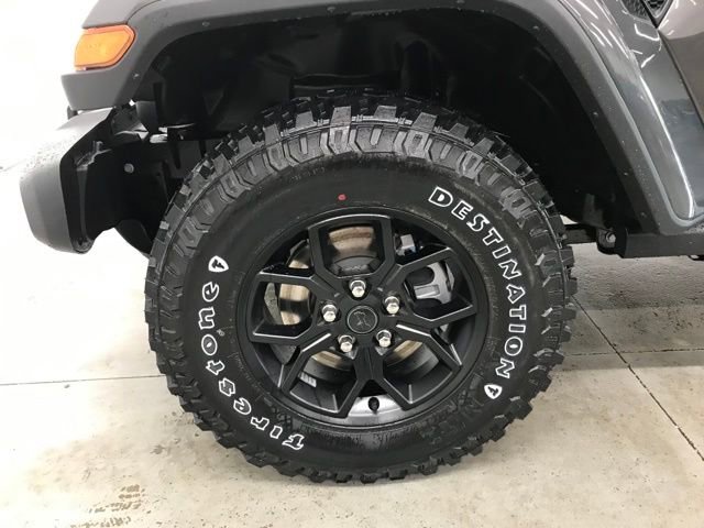 New 2025 Jeep Gladiator Willys image 41