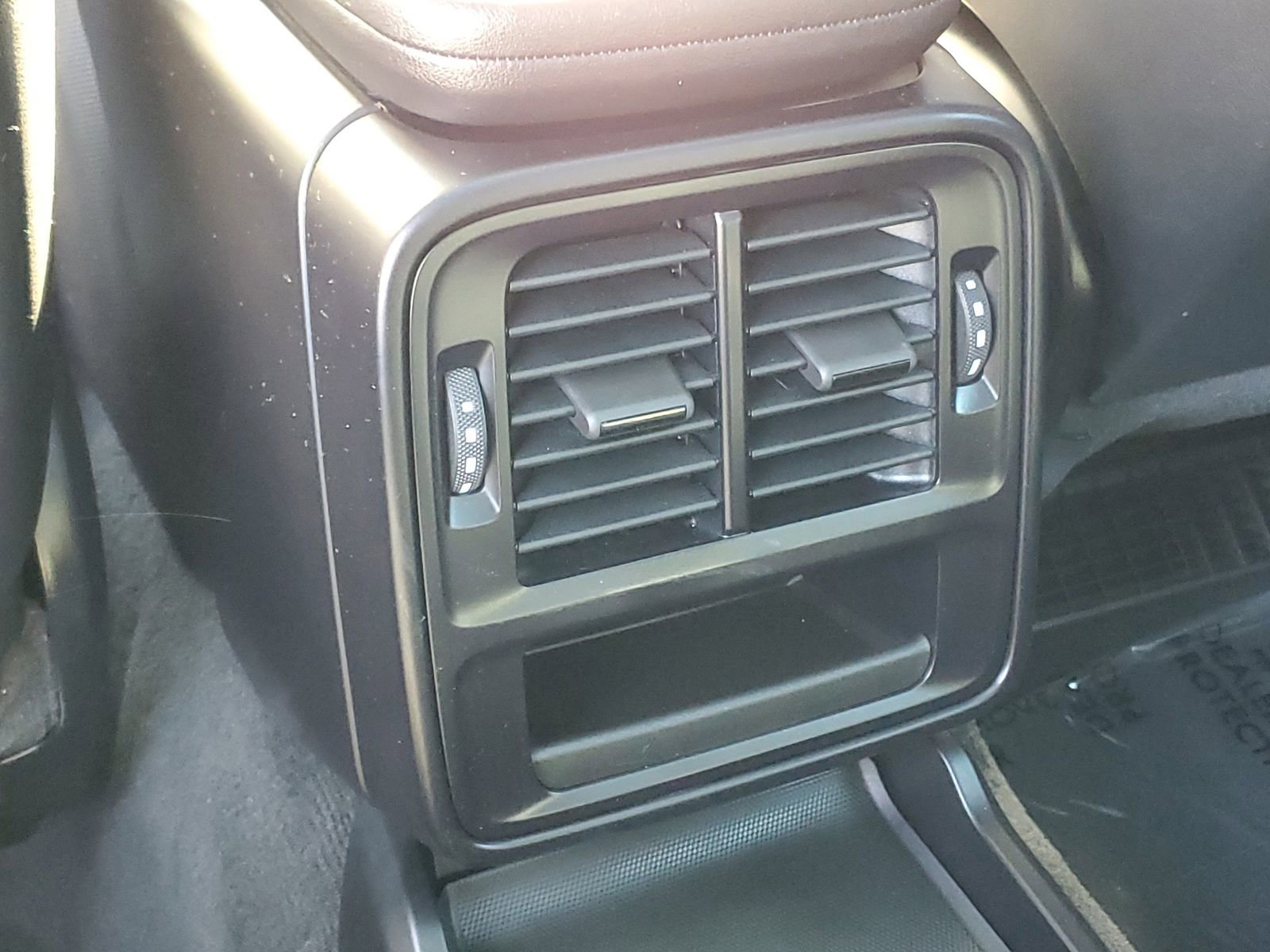 Used 2022 Porsche Taycan image 12