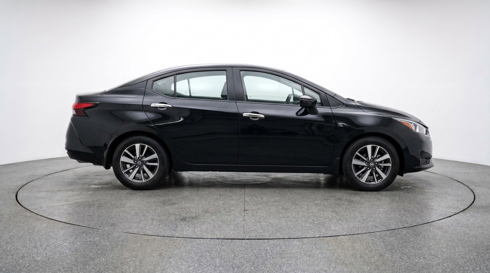 Used 2025 Nissan Versa SV image 11