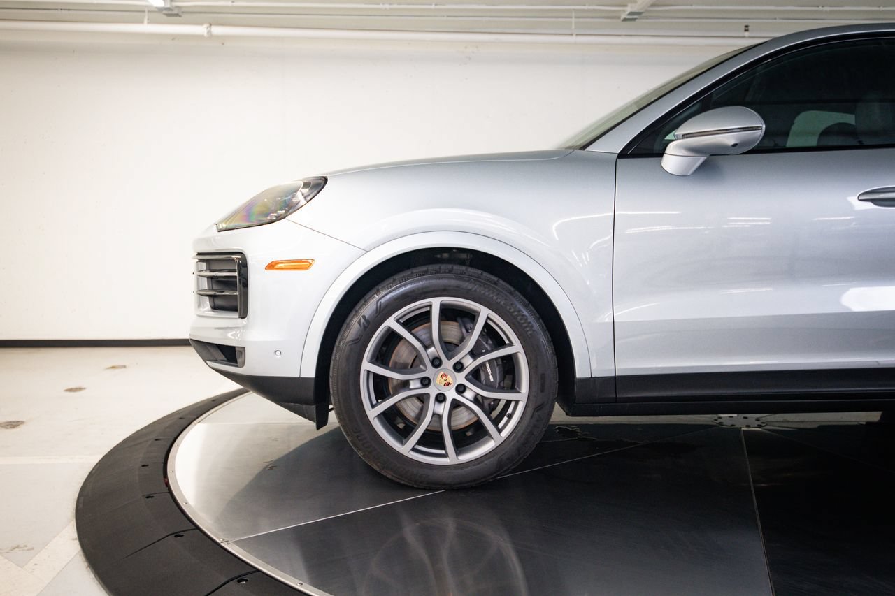 Certified 2024 Porsche Cayenne Coupe AWD/4WD image 11