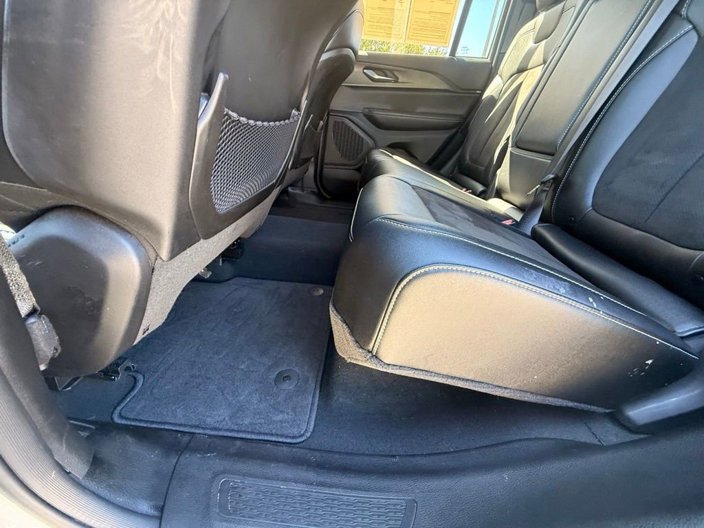 Used 2023 Jeep Grand Cherokee Altitude image 27