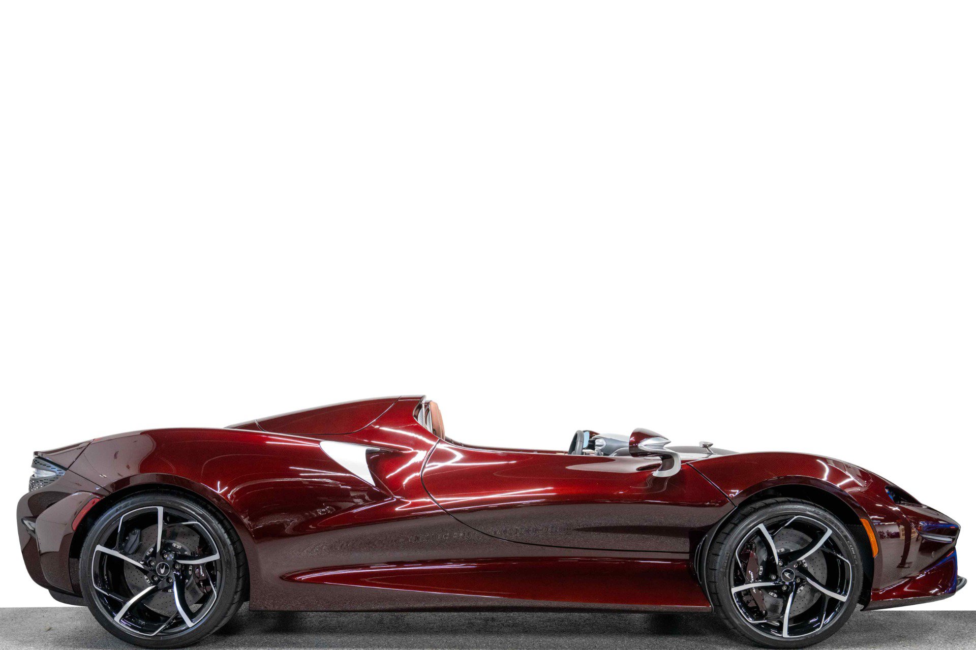 Used 2021 McLaren Elva RWD image 2
