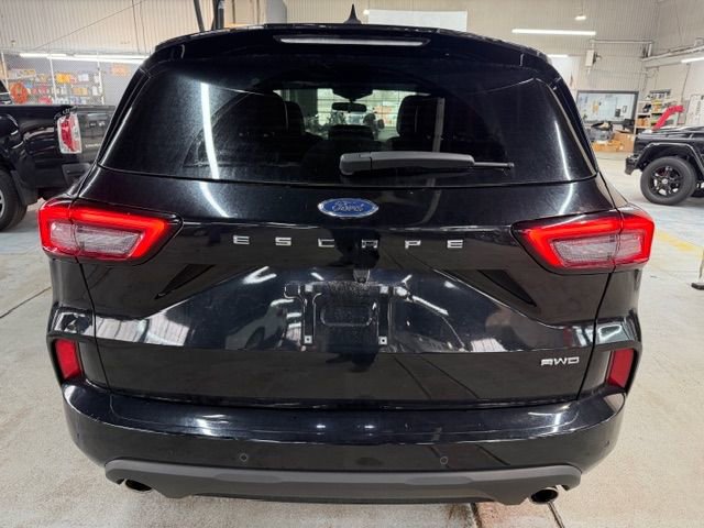 Used 2023 Ford Escape ST-Line w/ Tech Pack #1 AWD/4WD image 3
