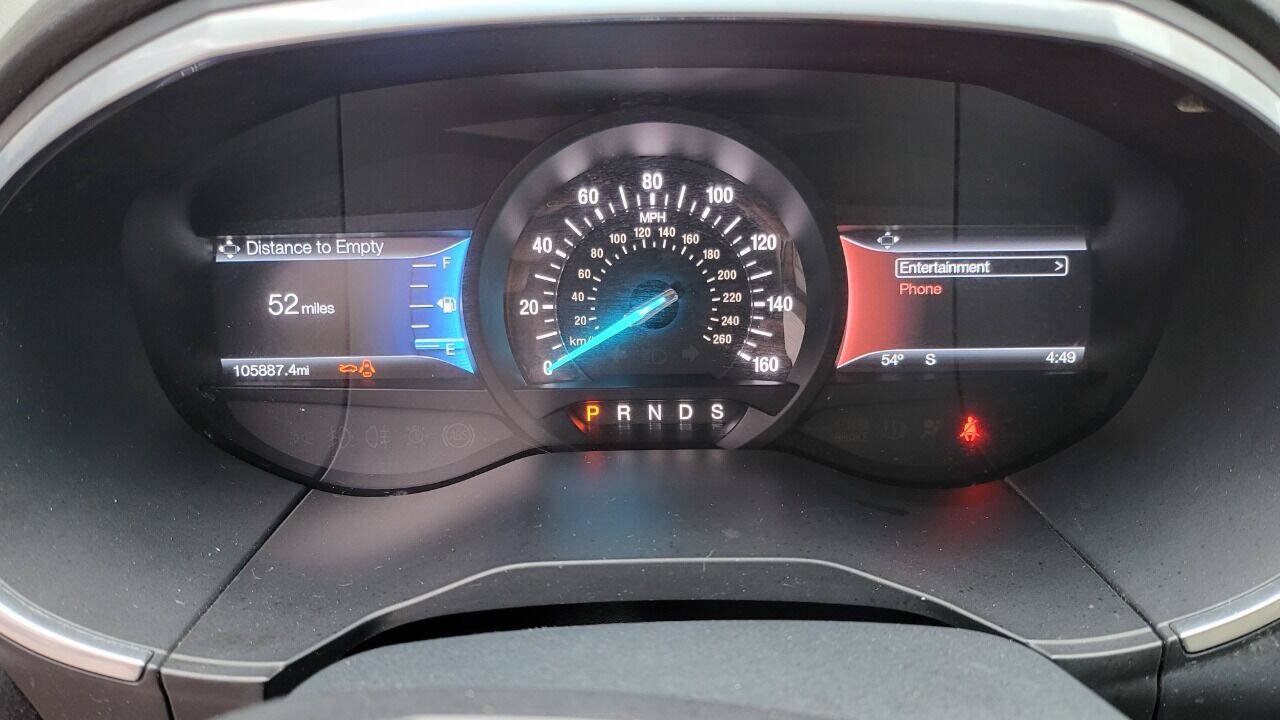 Used 2016 Ford Edge Titanium FWD image 25
